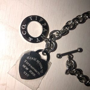 Boutique toggle necklace